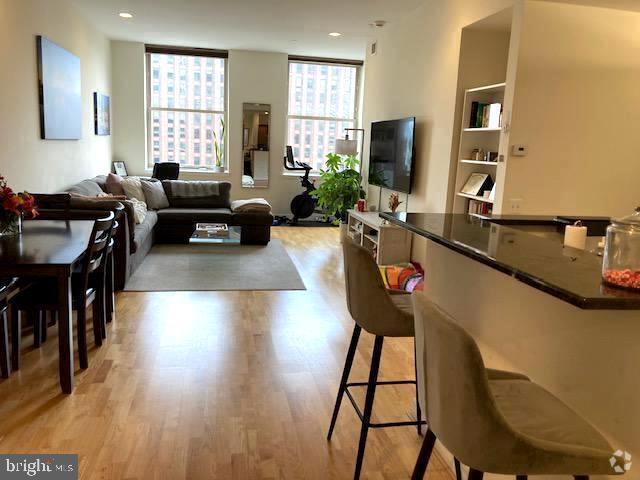 Building Photo - 1600-18 Arch St Unit 1203 Rental