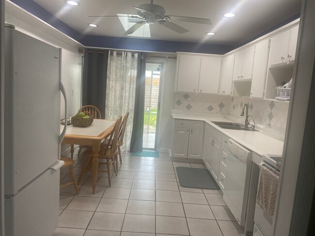 Building Photo - 113 Palamino Cir Rental