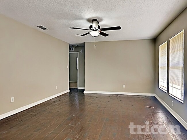 Photo - 816 Centerwood Ct