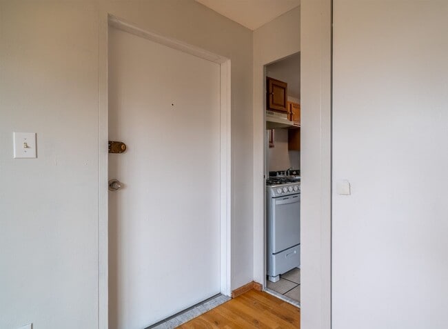 Delaware Ave Apartments