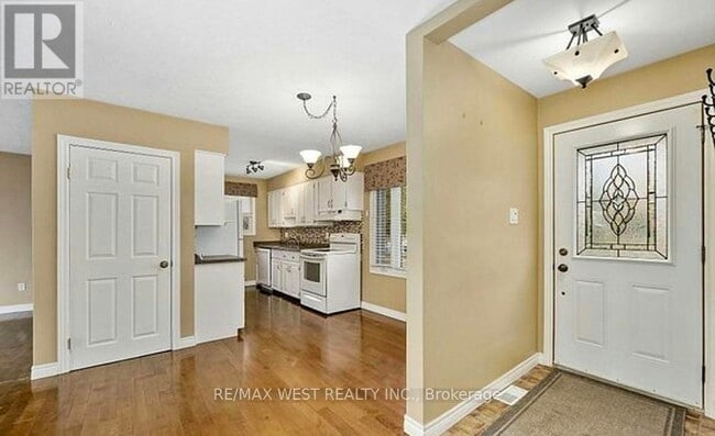 Photo - 1252 Royal Dr