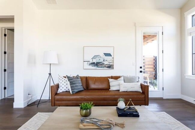 Photo - 3 Bedroom 2.5 Bathroom Townhouse in SpurWing