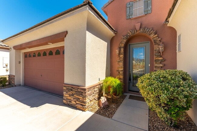 3334 Garden Shower Pl