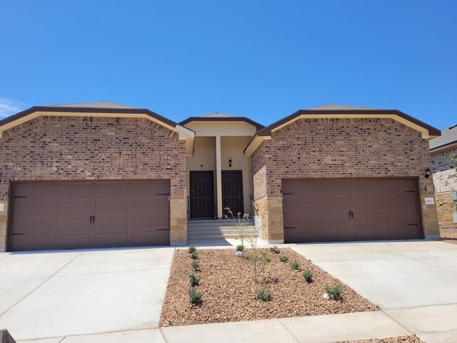Building Photo - Move-In Ready Luxury Duplex in Converse! Easy Access to Ft. SAM & Randolph AFB