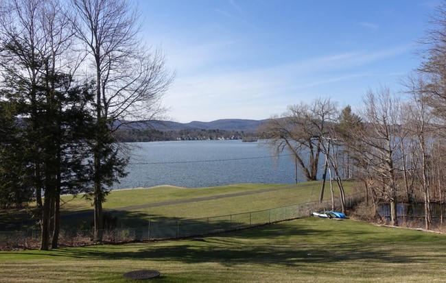 Building Photo - Spacious 2bed / 1bath condo on Pontoosuc Lake with Lake Access