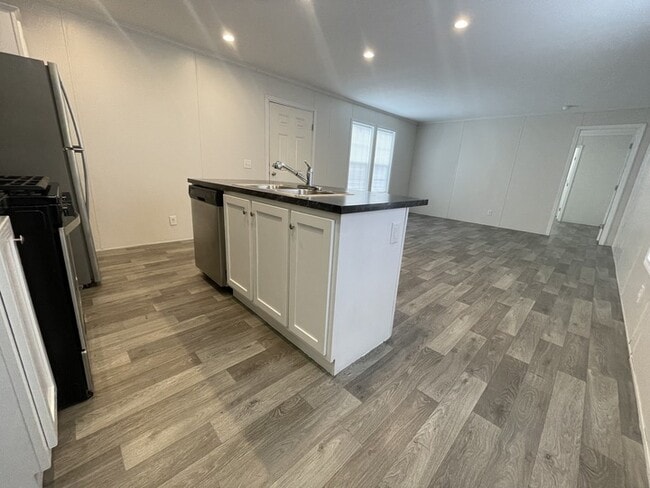 Photo - 38171 Ducharme Dr