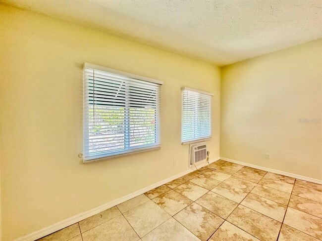 Photo - 533 Yelvington Ave