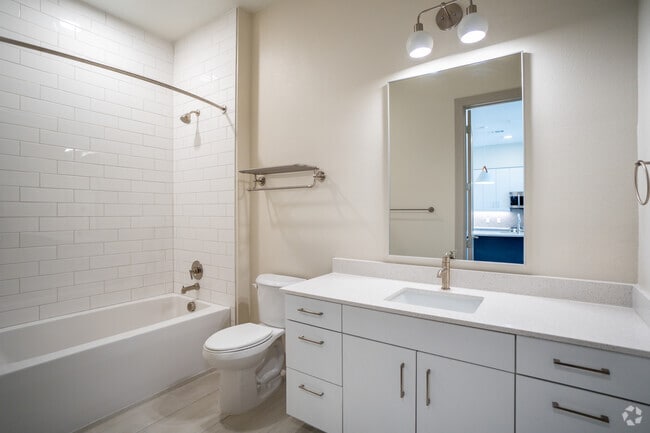 2BD, 2BA -1056SF - Bathroom