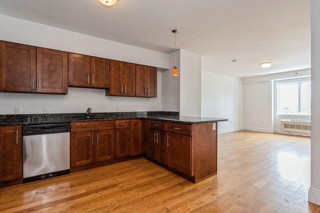 Photo - 125 43rd St Condo Unit 1003
