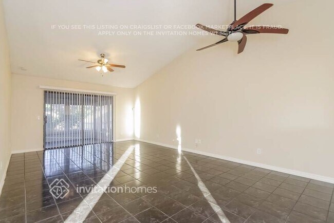 Photo - 203 N Lake Ct