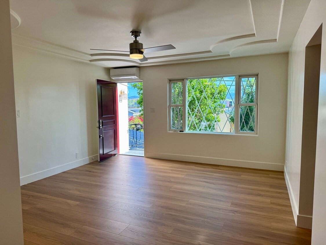 Photo - 3918 Woolwine Dr (Los Angeles, CA)