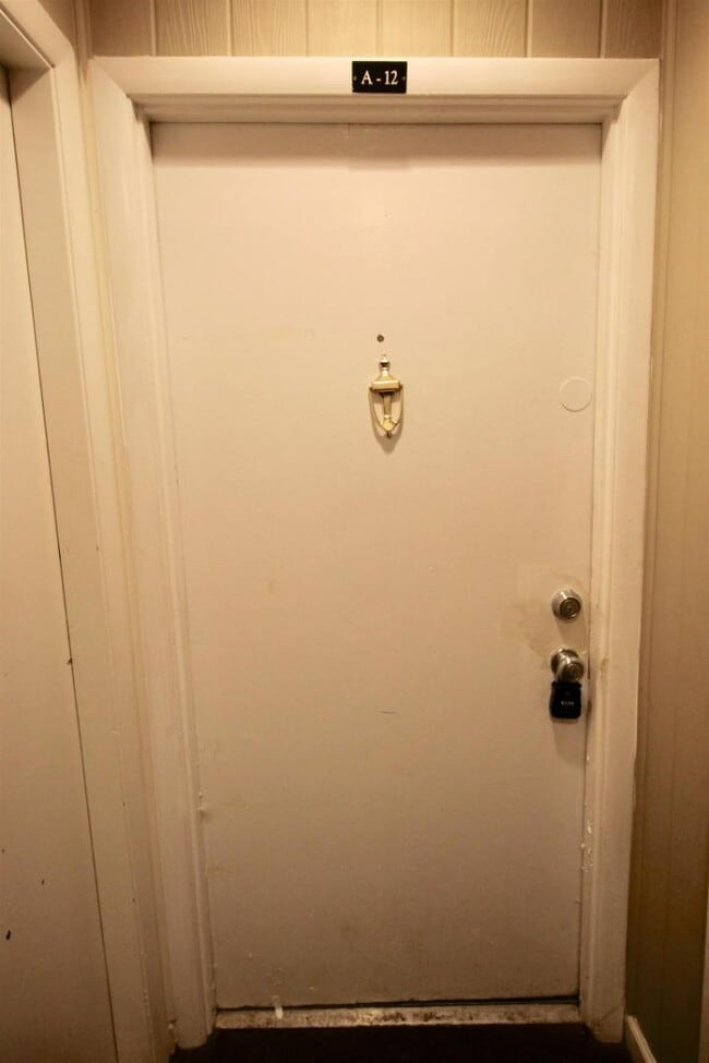 Building Photo - 441 Harding Pl Rental