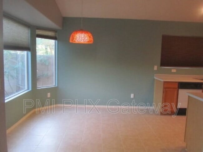 Building Photo - 1331 W Butler Dr