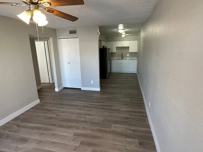 Photo - 2260 E Broadway Rd Unidad 2262 Broadway  B