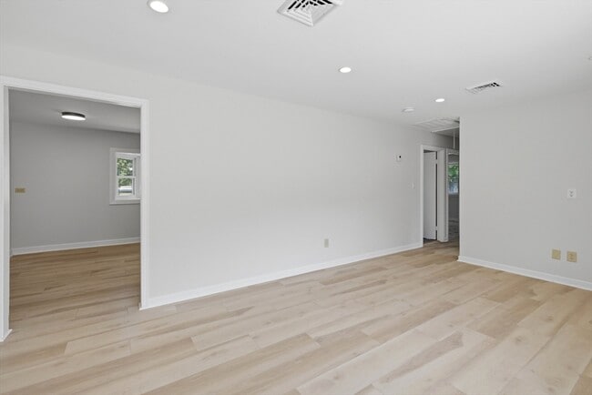 154 Maple St