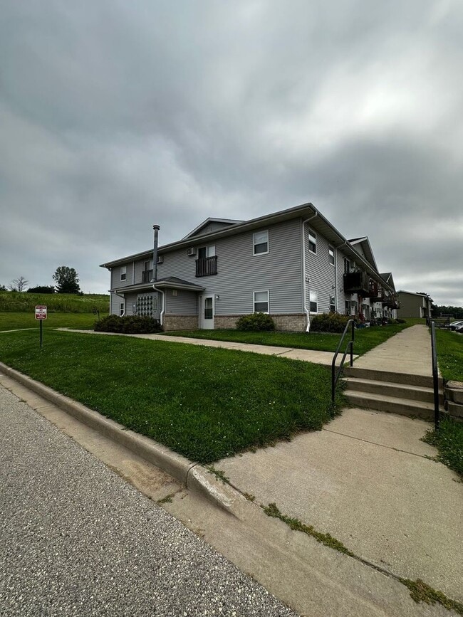 Building Photo - Cozy One Bedroom Apartment in Black River! Unit RY155A-133
