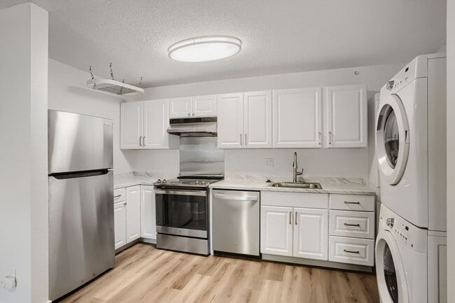 Building Photo - 3120 Corona Trail Unit L111