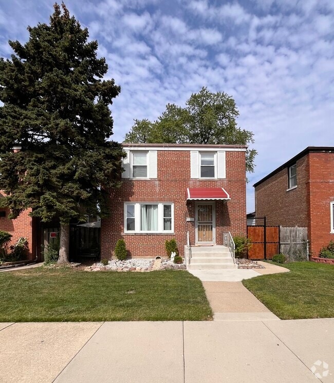 Building Photo - 5238 S Hamlin Ave Rental