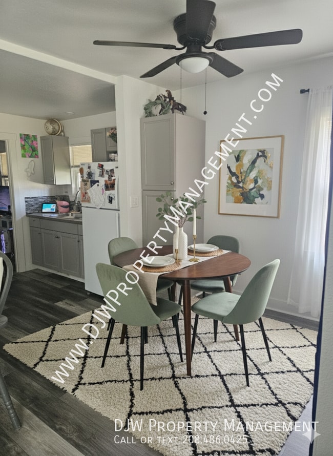 Photo - 504 5th St S