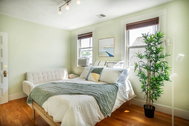 Bedroom 2, Double bed and sofa-bed - 18 Magnolia Sq Unit The Magnolia Apartment