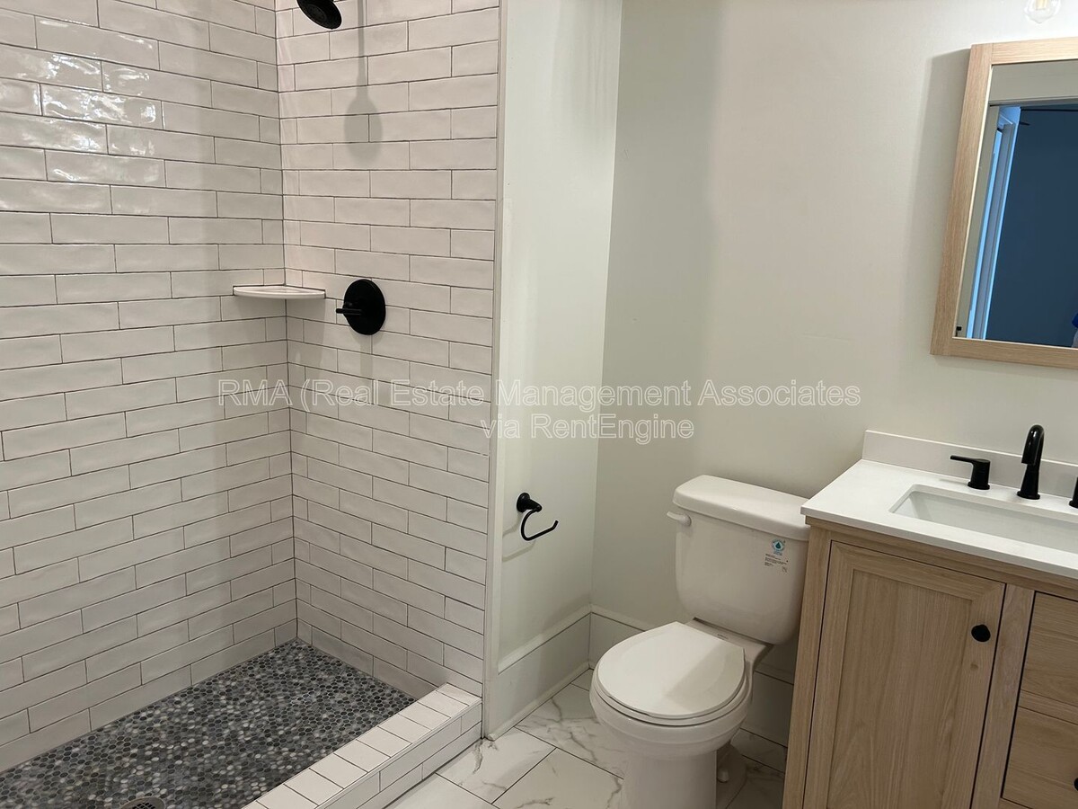 Photo - 215 Main St Unit 1a