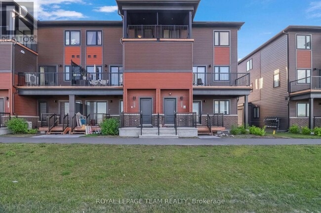 Photo - 620 Parnian Private