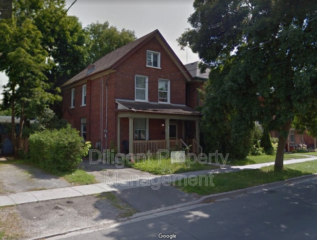 Photo - 265 Sherbrooke St