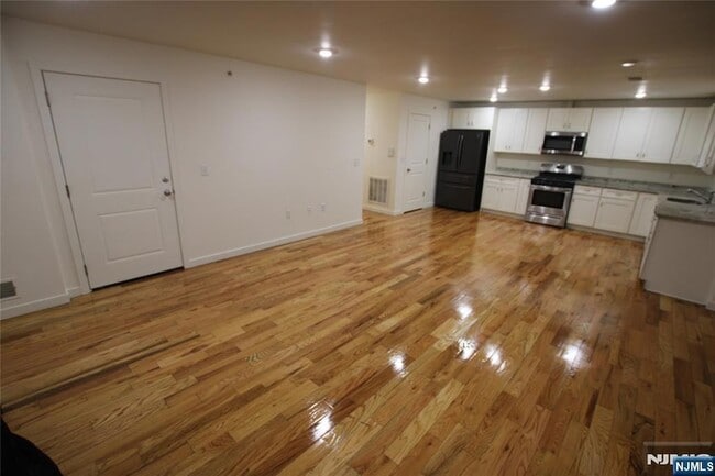 Photo - 100 Grove Terrace