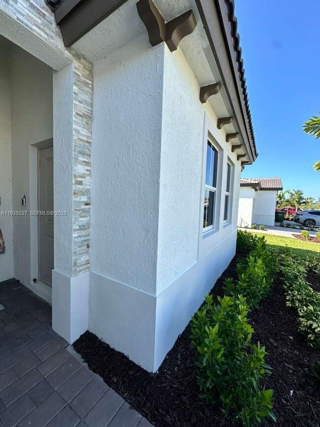 Photo - 2240 SE 30th St Unit 1