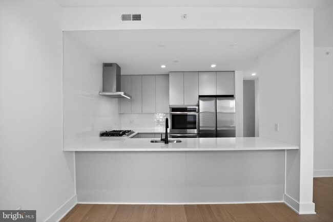 Photo - 635 N 7th St