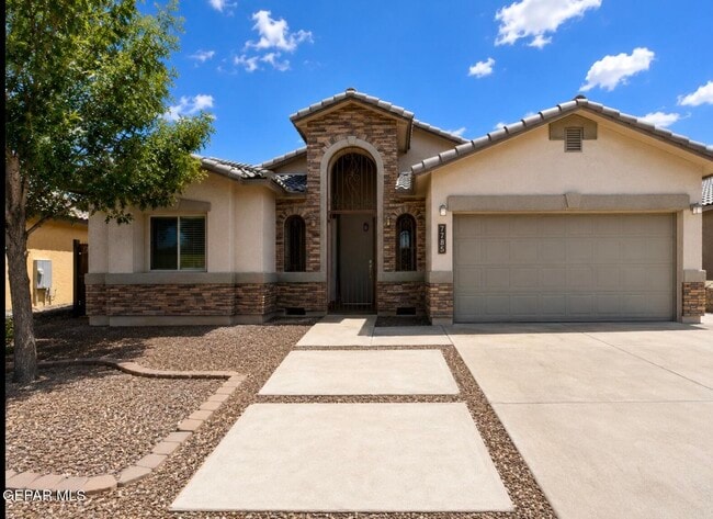 Building Photo - 7785 Enchanted Cir Dr