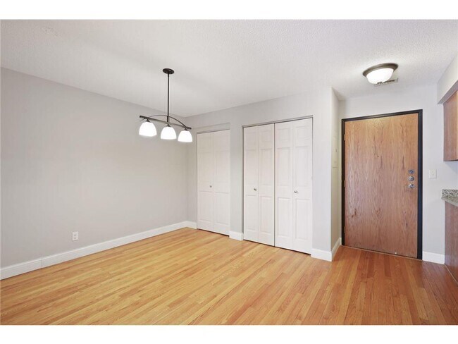 Photo - 232 W Franklin Ave Unidad 206