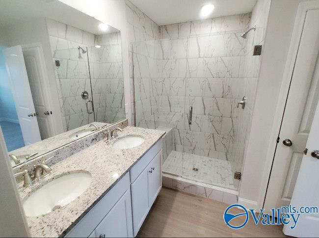 Photo - 9204 Current Wy SE