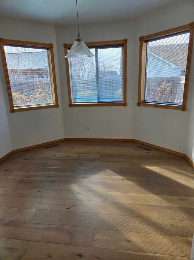 Photo - 2470 Ironwood Ave