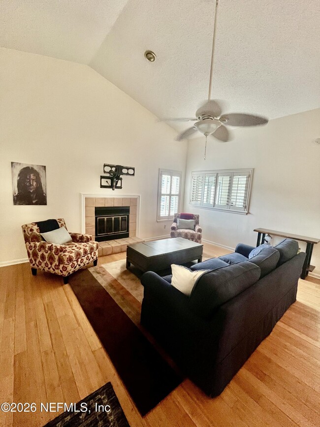 Photo - 212 Pheasant Run