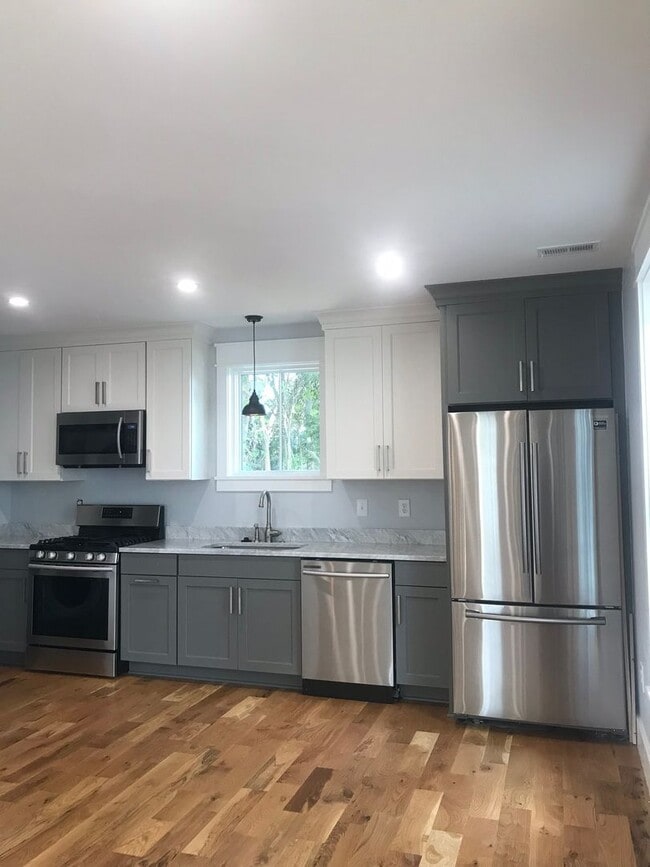 Photo - 52 America St Unidad C