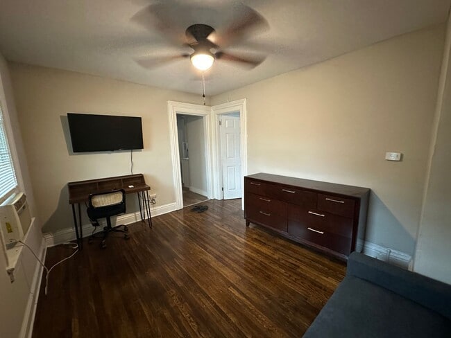 Building Photo - 58-60 Woodlawn St Unit 3