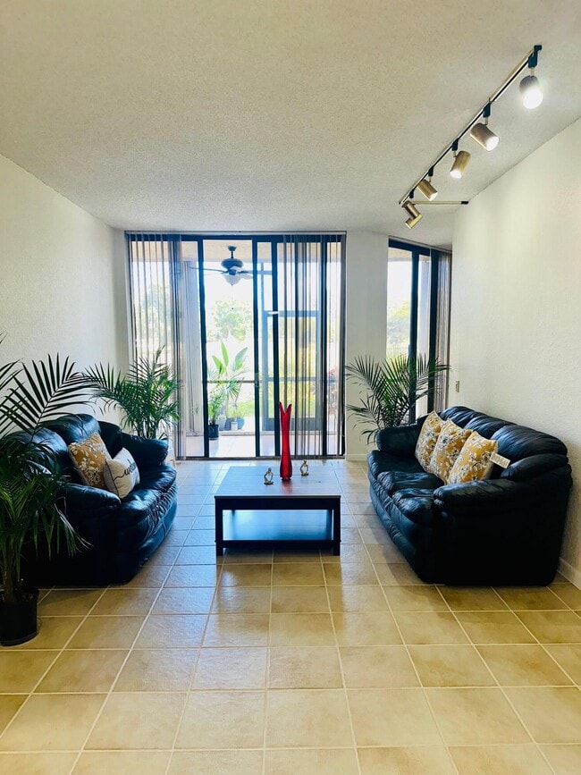 Photo - 7400 Radice Ct Unidad 108