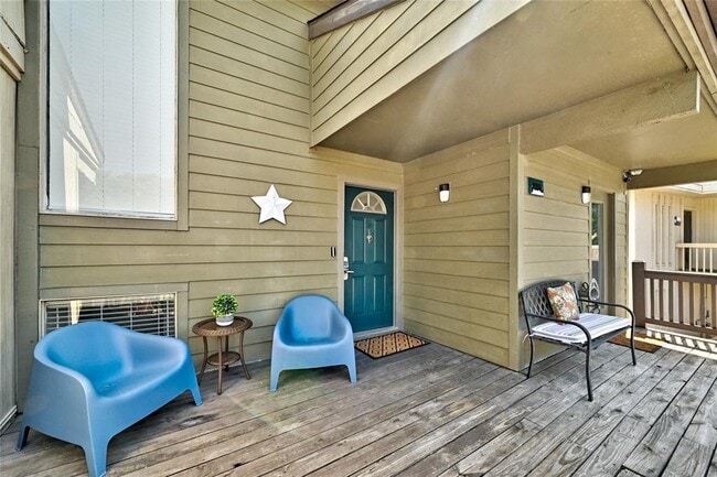 Photo - 225 Comanche Ln