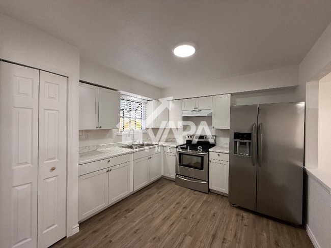 Photo - 13535 Coleridge St