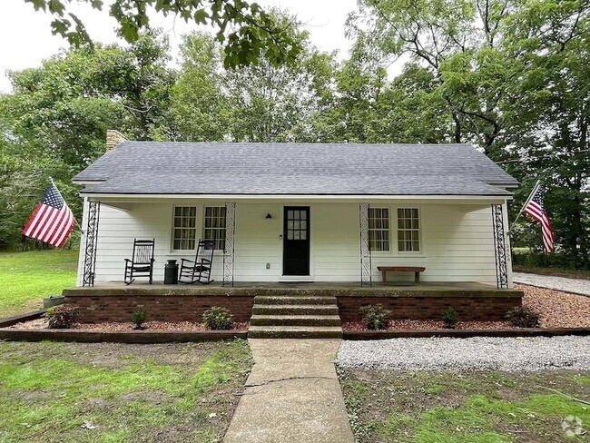 Building Photo - 5454 Pinewood Rd Rental