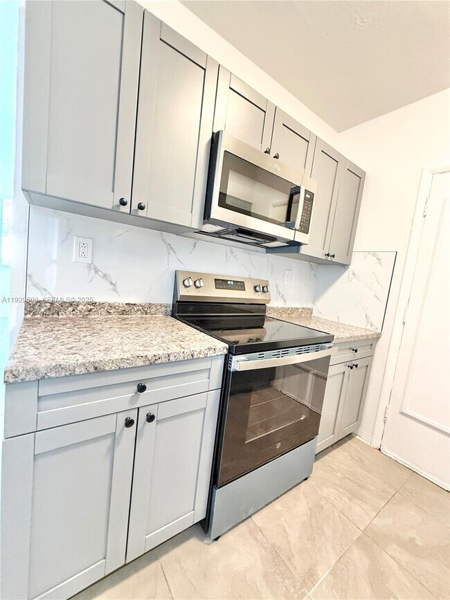 Photo - 212 Phoenetia Ave Unidad 2