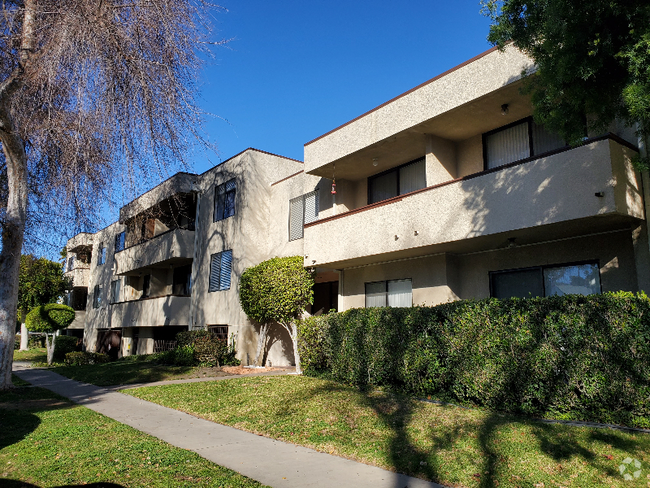 Building Photo - 10815 Hesby St Unit 102 Rental