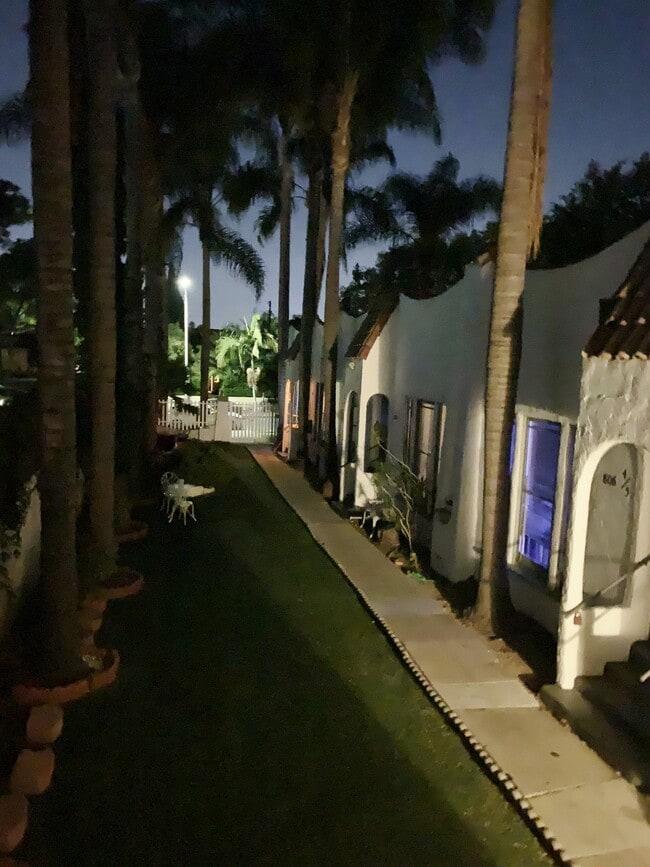 Photo - 806 N Poinsettia Pl Unidad 808 2-5