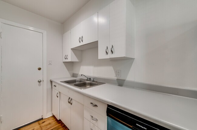 Photo - 4134 Prescott Ave Unit 2