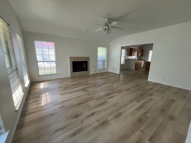Photo - 4/2 House - North Campus - Includes 2 car ...