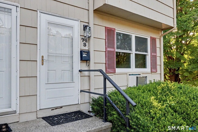 Building Photo - 74 Ridge Rd Unit 3