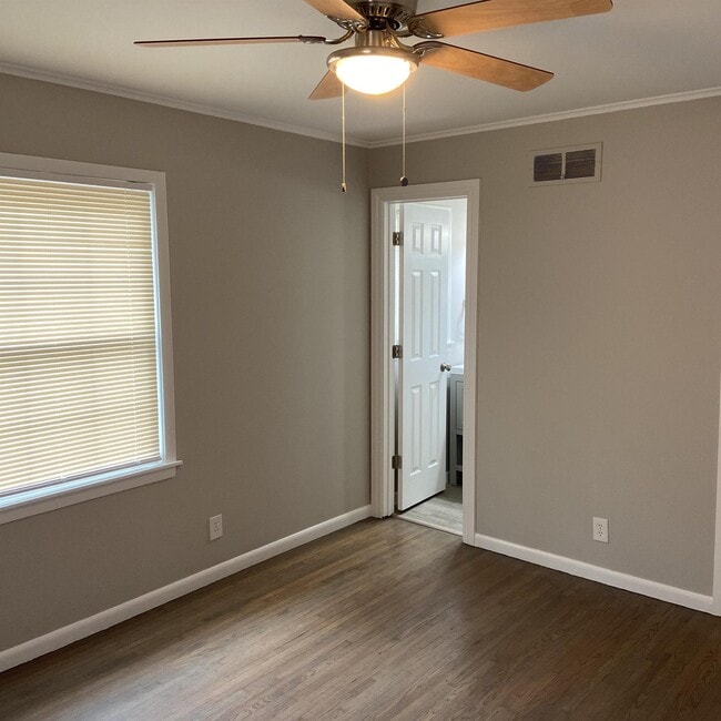 Photo - 6149 E 20th St