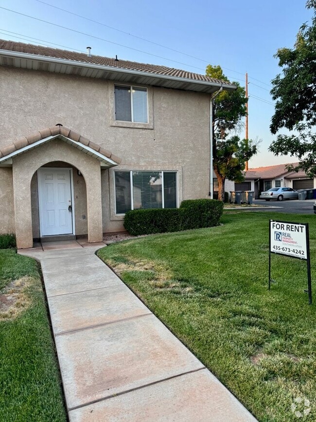 Building Photo - Dixie Downs Townhouse