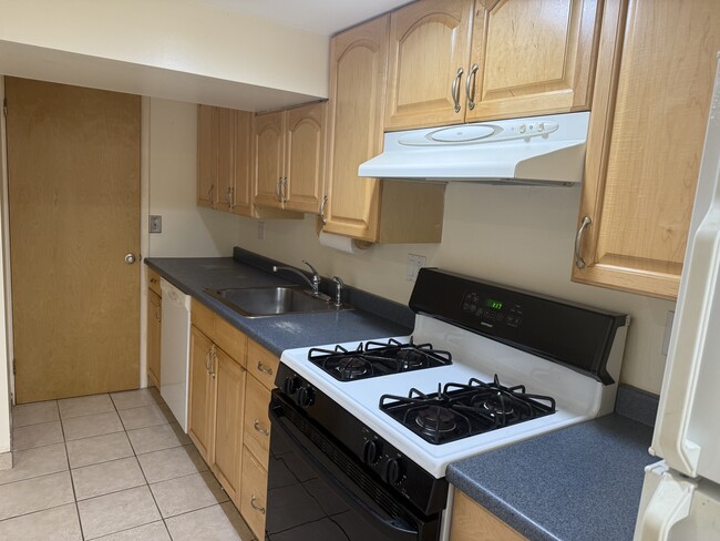 Building Photo - 284 Semton Blvd Unit Lower level Rental